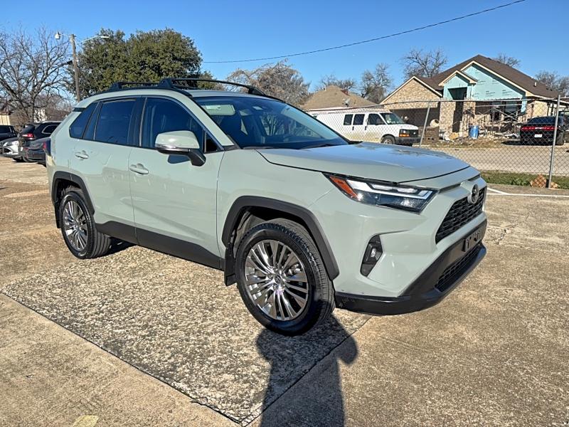 Фото 1 - TOYOTA RAV4