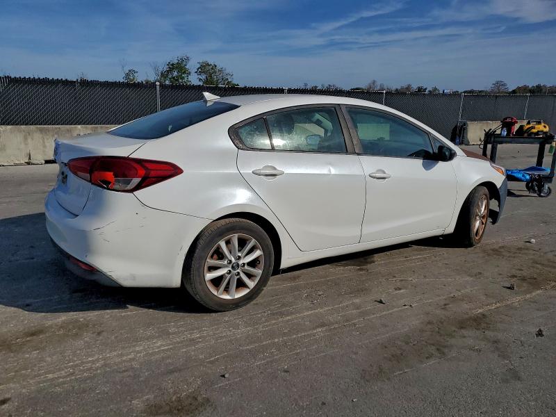 Фото 3 - KIA FORTE