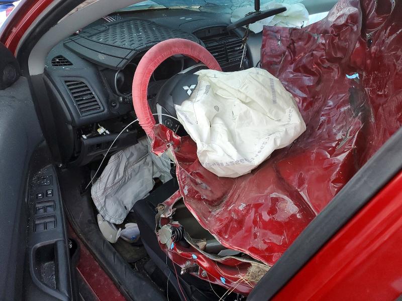 Фото 8 - MITSUBISHI OUTLANDER