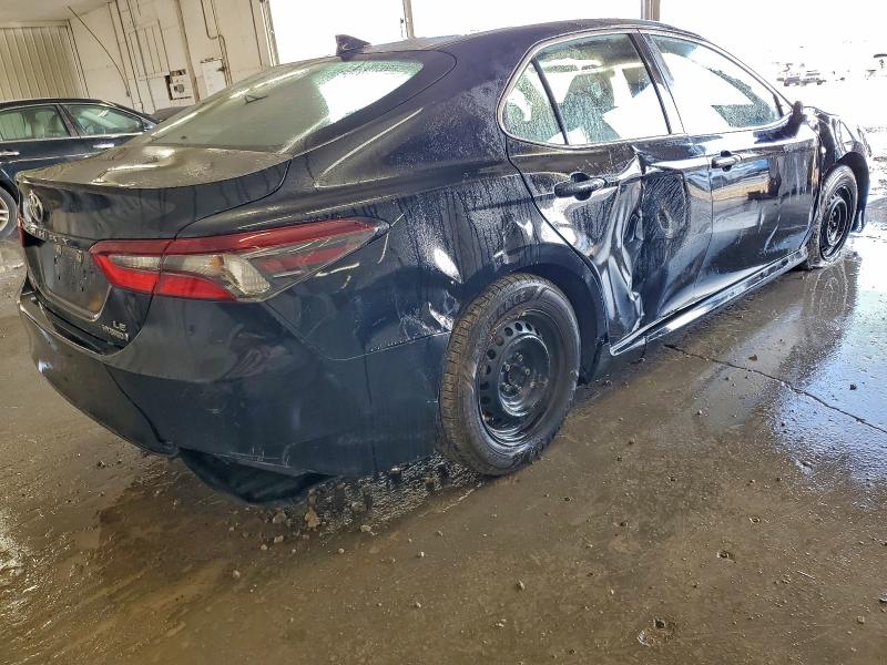 Фото 3 - TOYOTA CAMRY