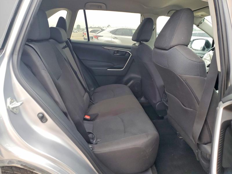 Фото 10 - TOYOTA RAV4