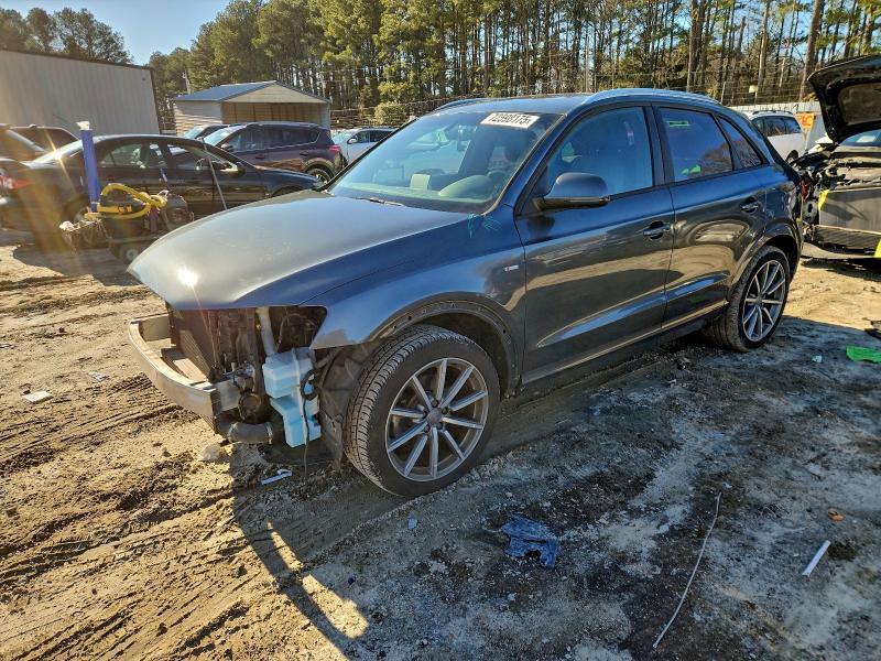 Фото 1 - AUDI Q3
