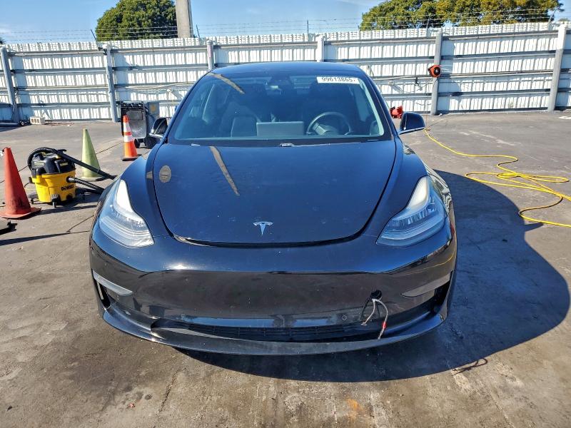 Фото 5 - TESLA MODEL 3