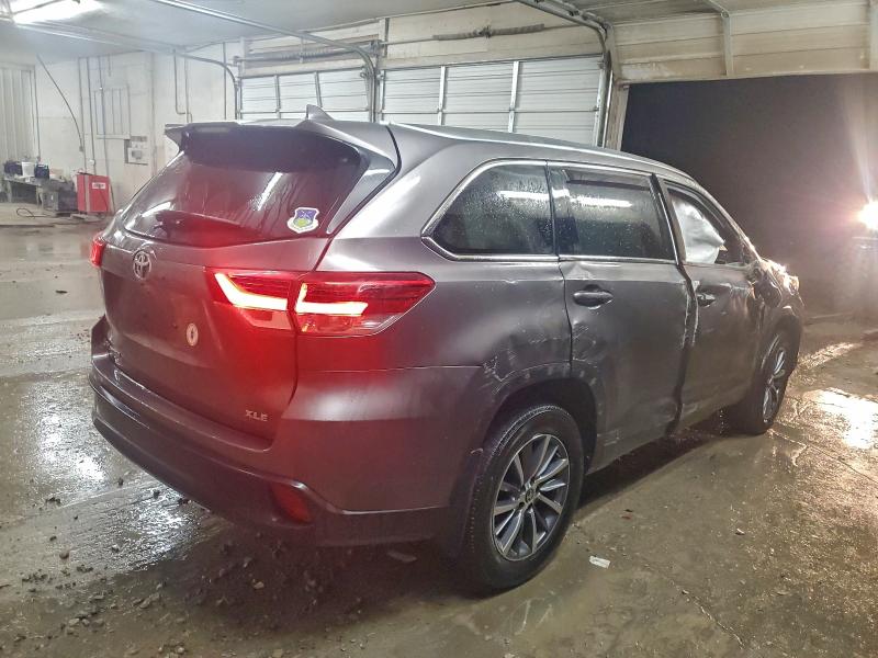 Фото 3 - TOYOTA HIGHLANDER