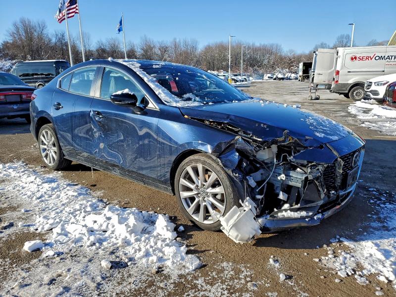 Фото 4 - MAZDA 3