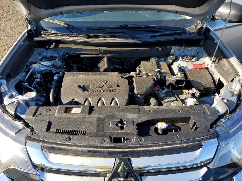 Фото 11 - MITSUBISHI OUTLANDER