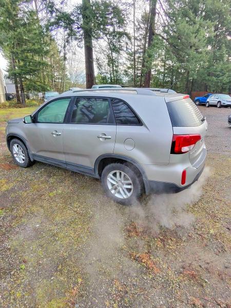 Фото 3 - KIA SORENTO