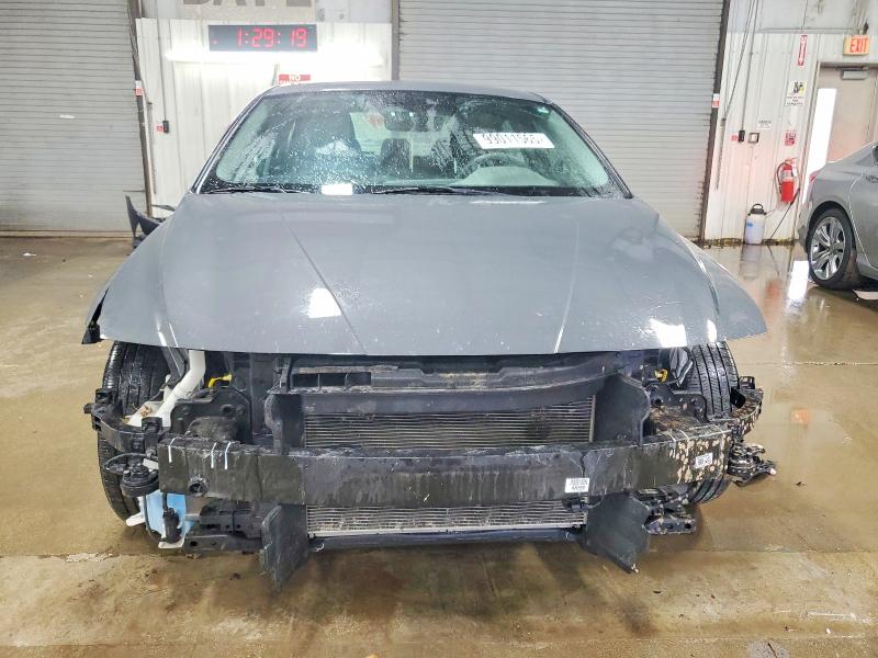 Фото 5 - HYUNDAI ELANTRA