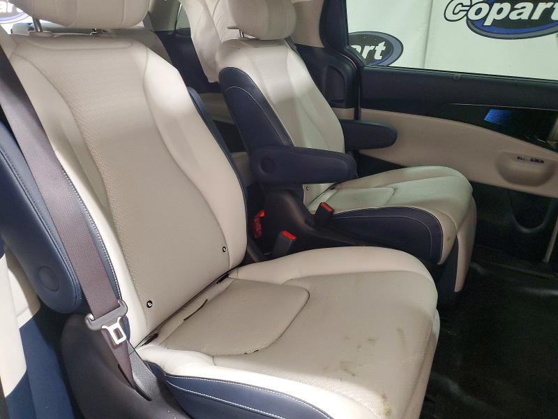 Фото 11 - KIA CARNIVAL S