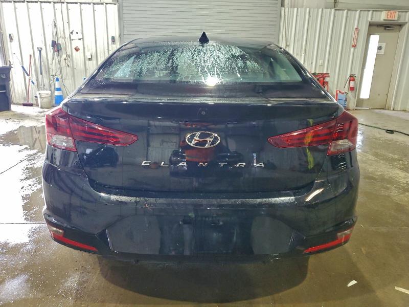 Фото 6 - HYUNDAI ELANTRA