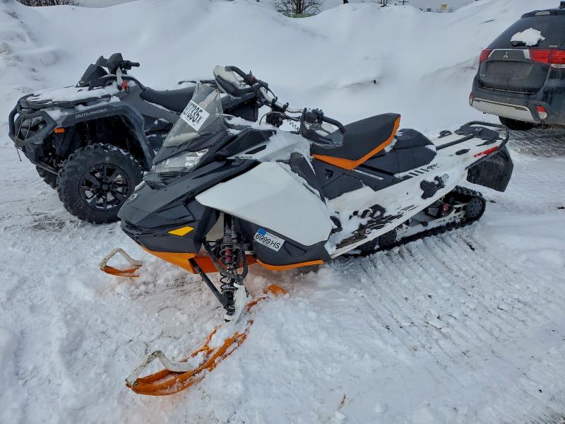 SKI-DOO SNOWMOBILE 2017