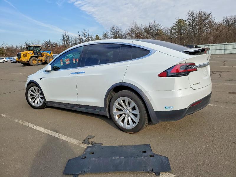 Фото 2 - TESLA MODEL X