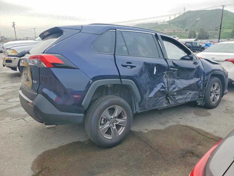 Фото 3 - TOYOTA RAV4