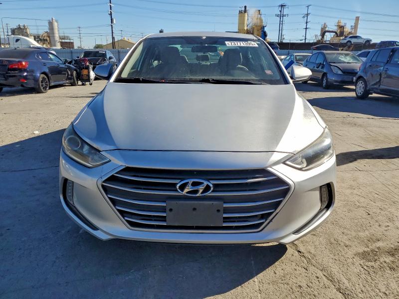 Фото 5 - HYUNDAI ELANTRA