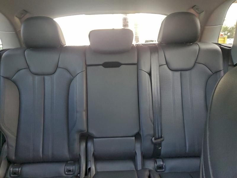 Фото 10 - AUDI Q5