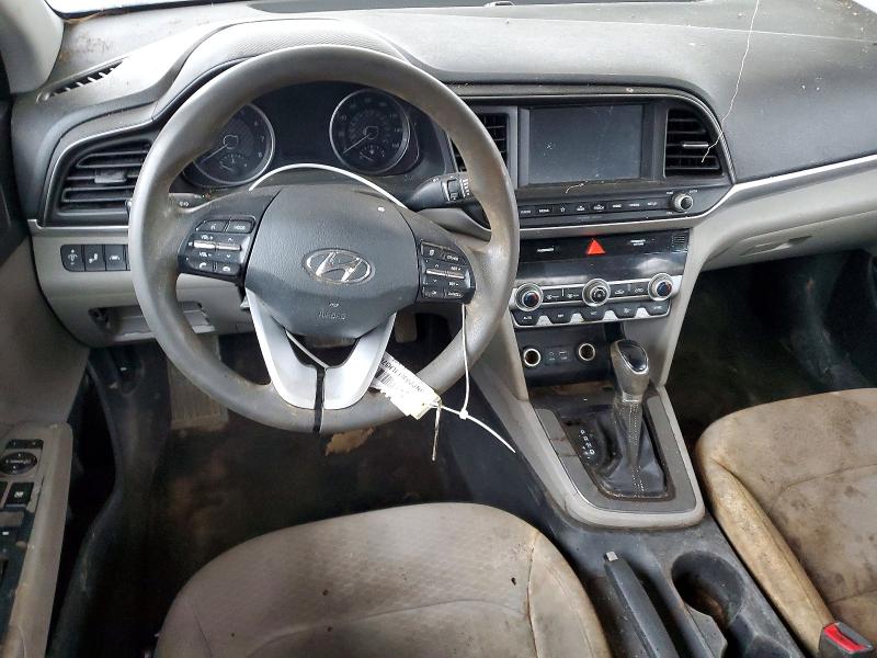 Фото 8 - HYUNDAI ELANTRA