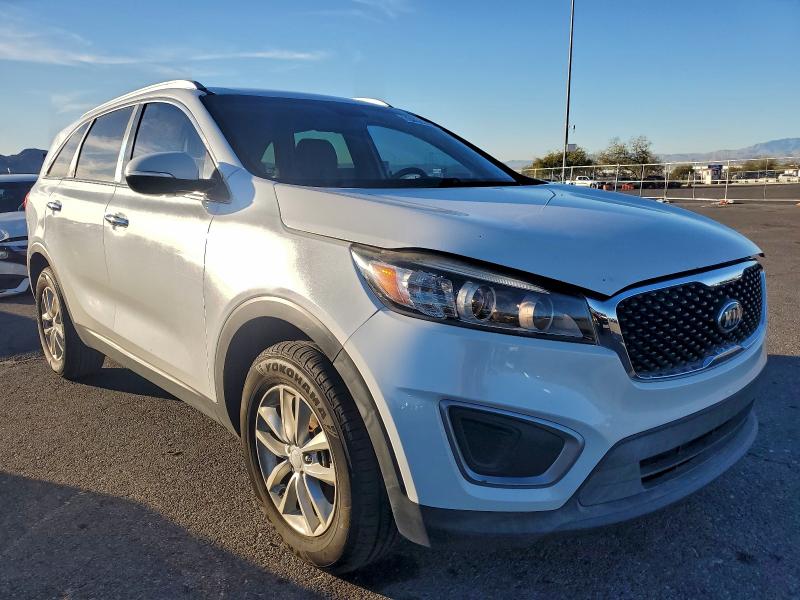 Фото 4 - KIA SORENTO
