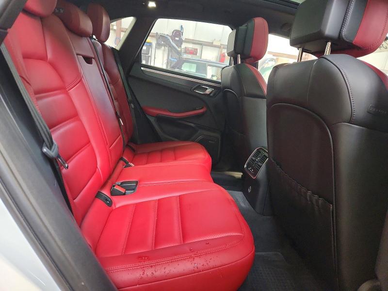 Фото 11 - PORSCHE MACAN