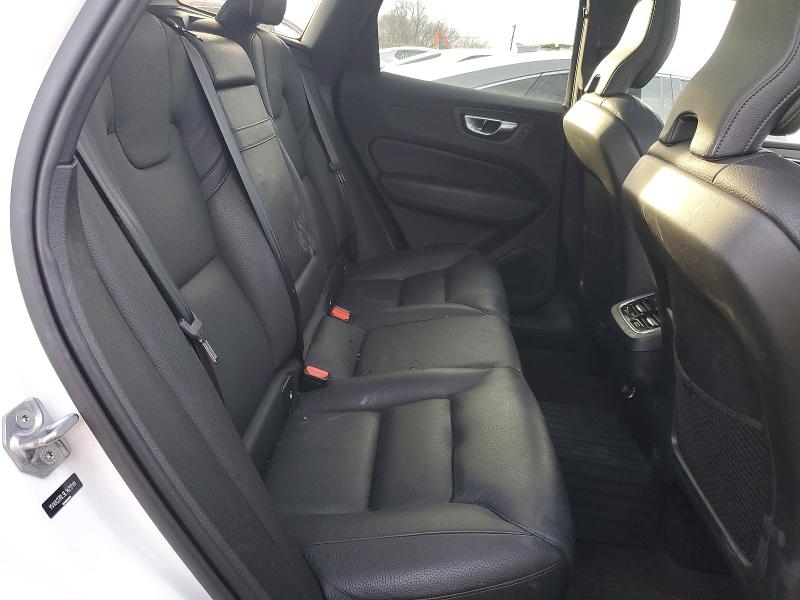 Фото 11 - VOLVO XC60