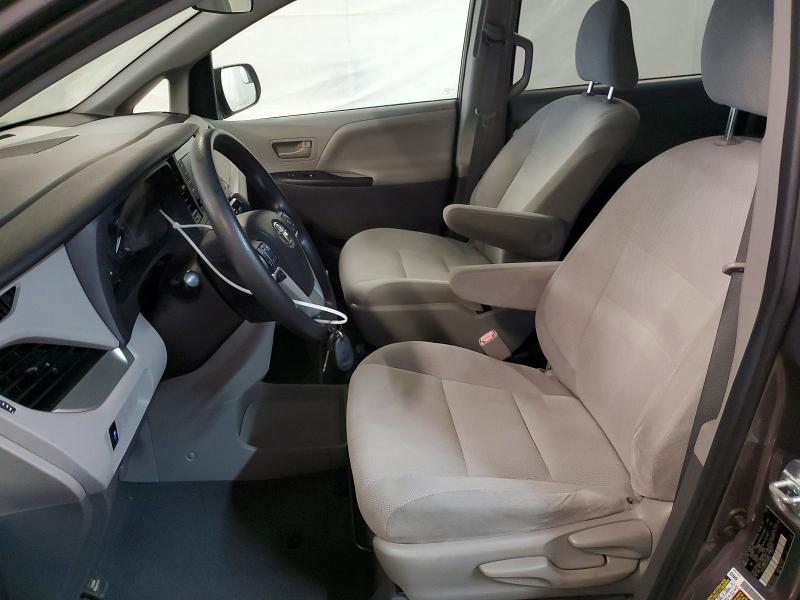 Фото 7 - TOYOTA SIENNA