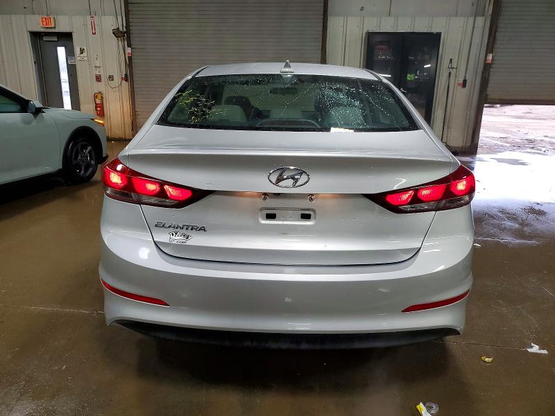 Фото 6 - HYUNDAI ELANTRA