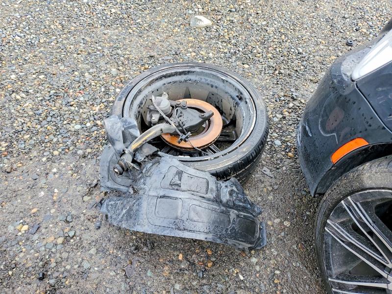 Фото 13 - CHRYSLER 300