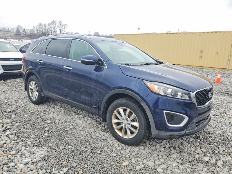 Фото 4 - KIA SORENTO