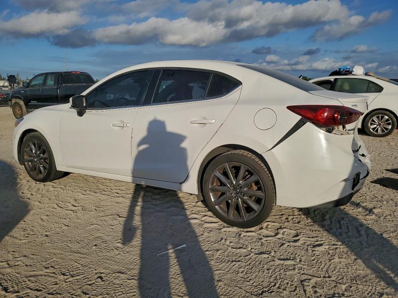 Фото 2 - MAZDA 3