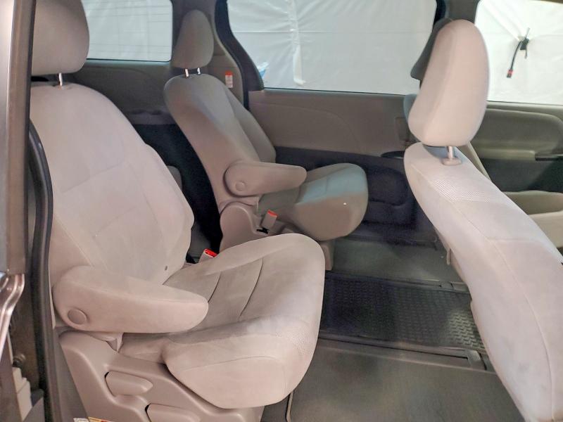 Фото 11 - TOYOTA SIENNA