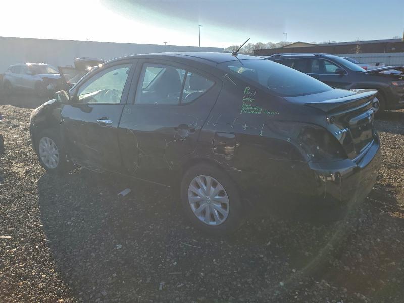 Фото 2 - NISSAN VERSA