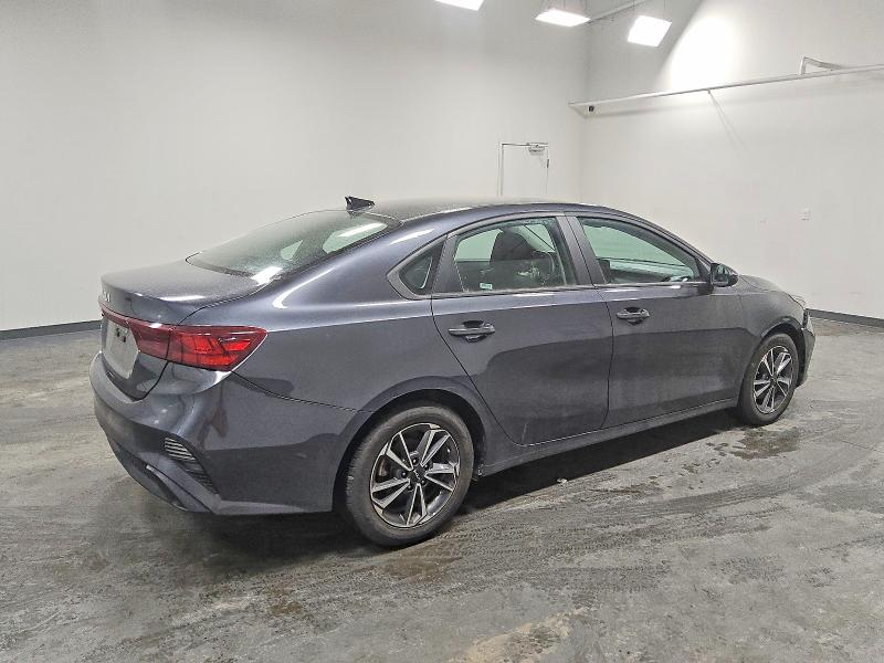 Фото 3 - KIA FORTE