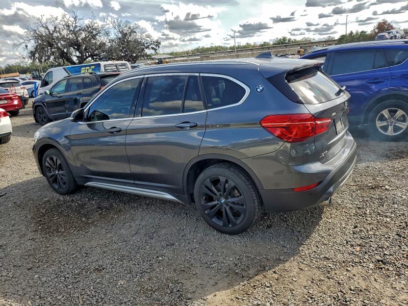 Фото 2 - BMW X1