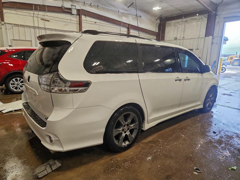 Фото 3 - TOYOTA SIENNA