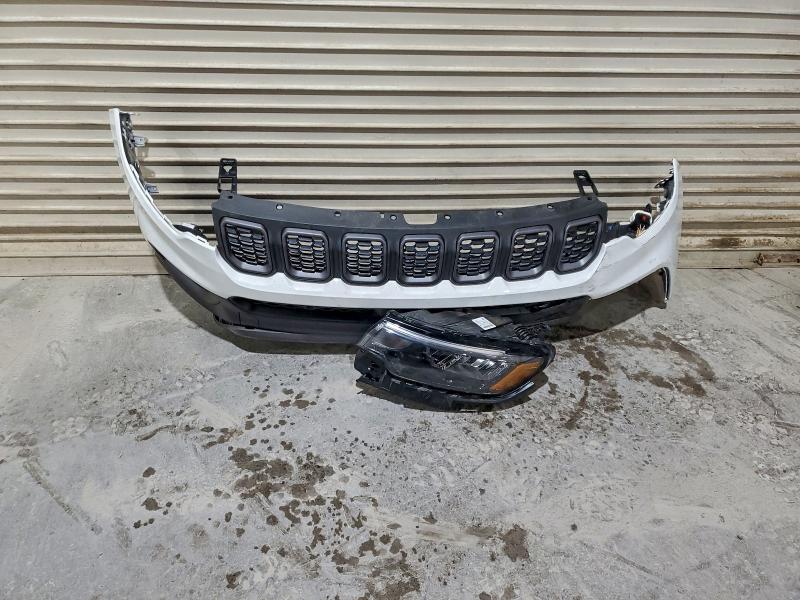 Фото 13 - JEEP COMPASS