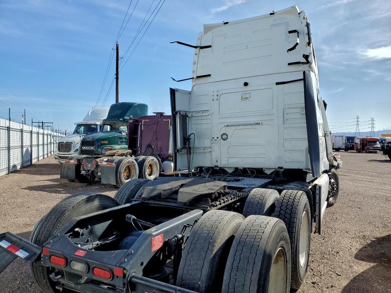 Фото 4 - VOLVO VN