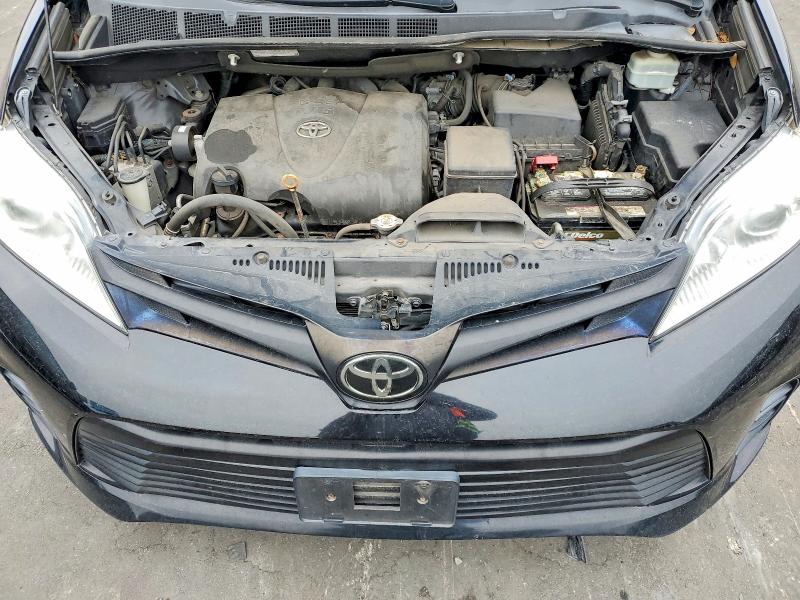 Фото 12 - TOYOTA SIENNA