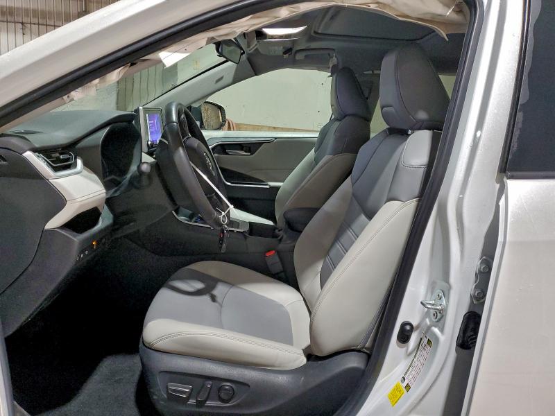 Фото 7 - TOYOTA RAV4