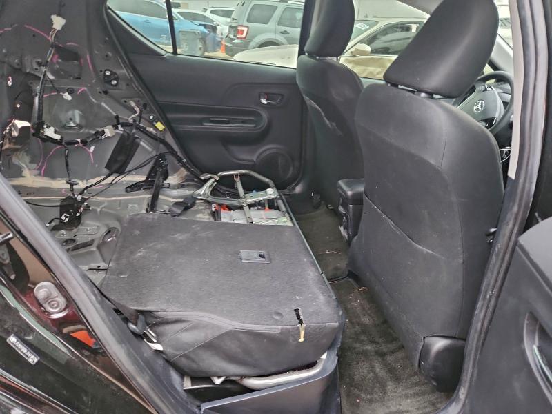 Фото 10 - TOYOTA PRIUS