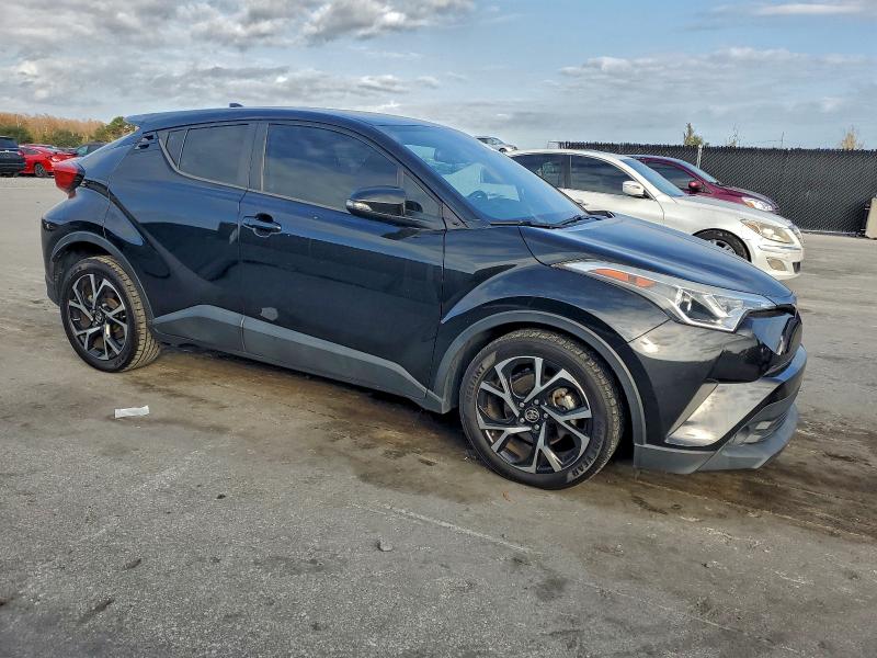 Фото 4 - TOYOTA C-HR