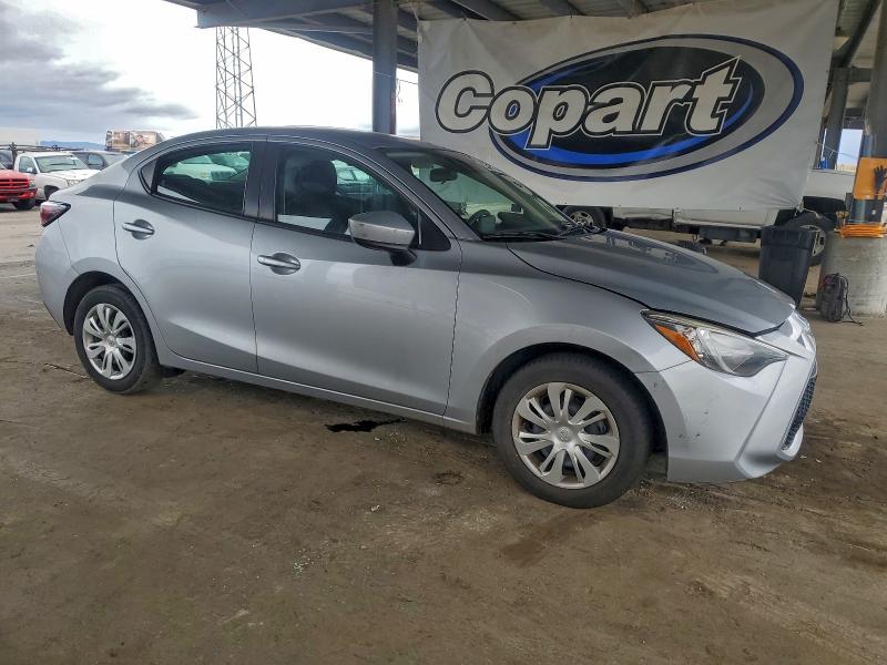 Фото 4 - TOYOTA YARIS