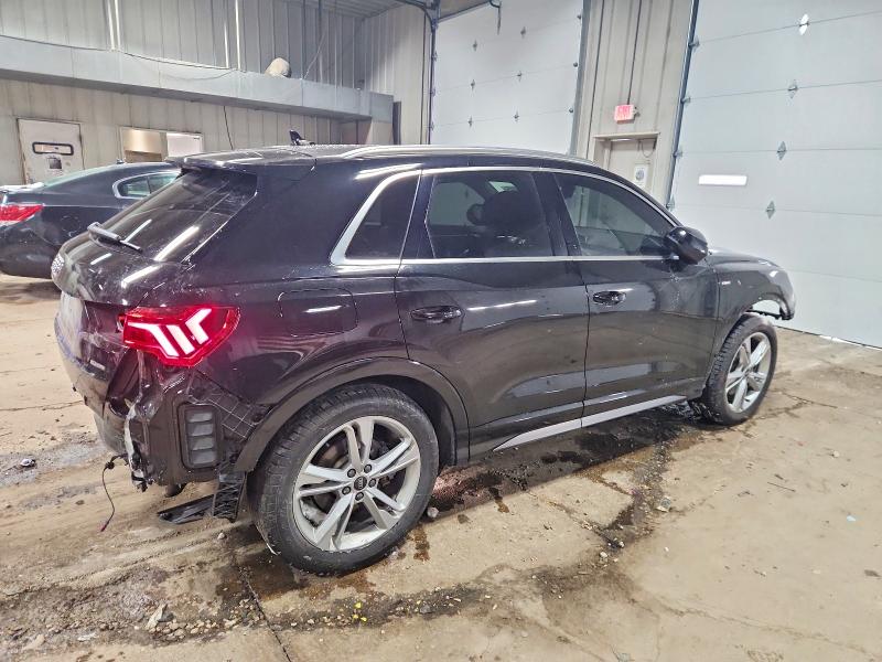 Фото 3 - AUDI Q3