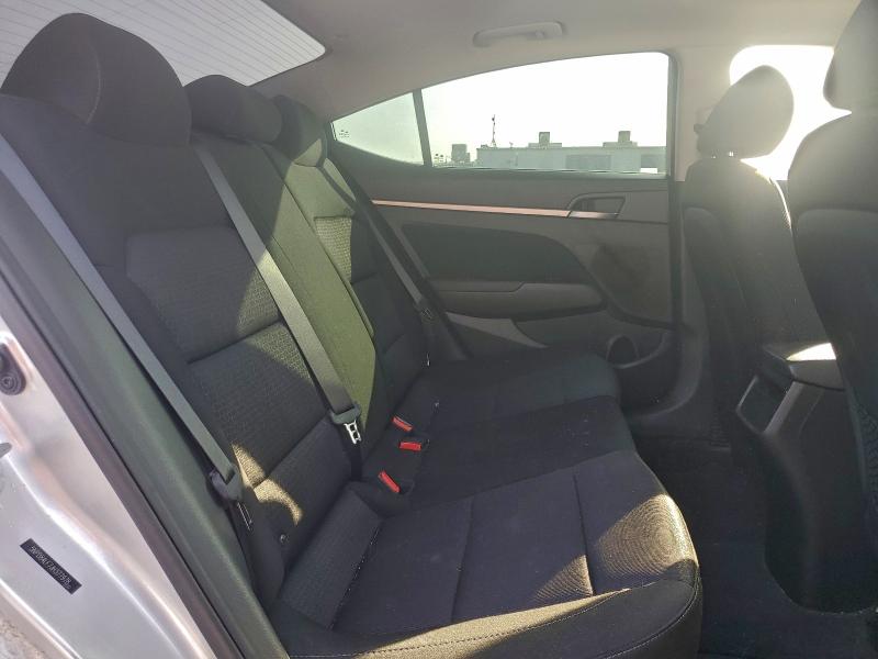 Фото 10 - HYUNDAI ELANTRA