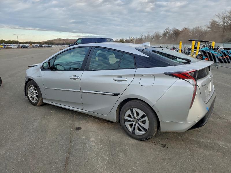 Фото 2 - TOYOTA PRIUS