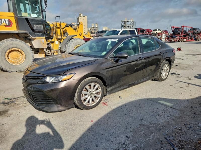 Фото 1 - TOYOTA CAMRY