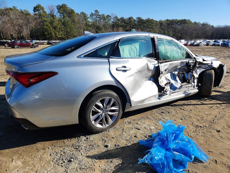 Фото 3 - TOYOTA AVALON