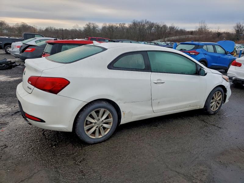 Фото 3 - KIA FORTE