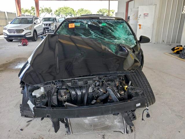 Фото 5 - HYUNDAI VELOSTER