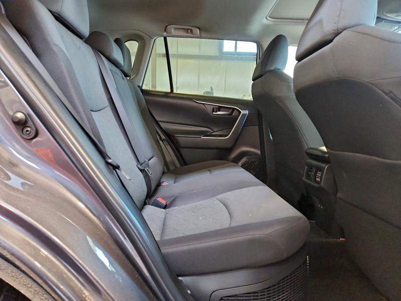 Фото 11 - TOYOTA RAV4