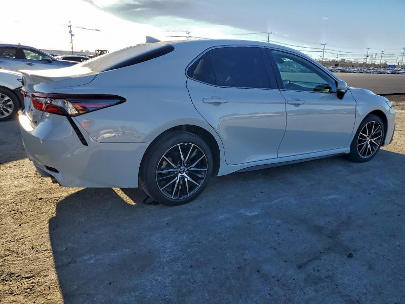 Фото 3 - TOYOTA CAMRY