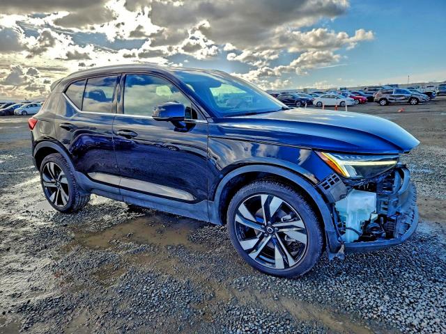 Фото 4 - VOLVO XC40 PLUS